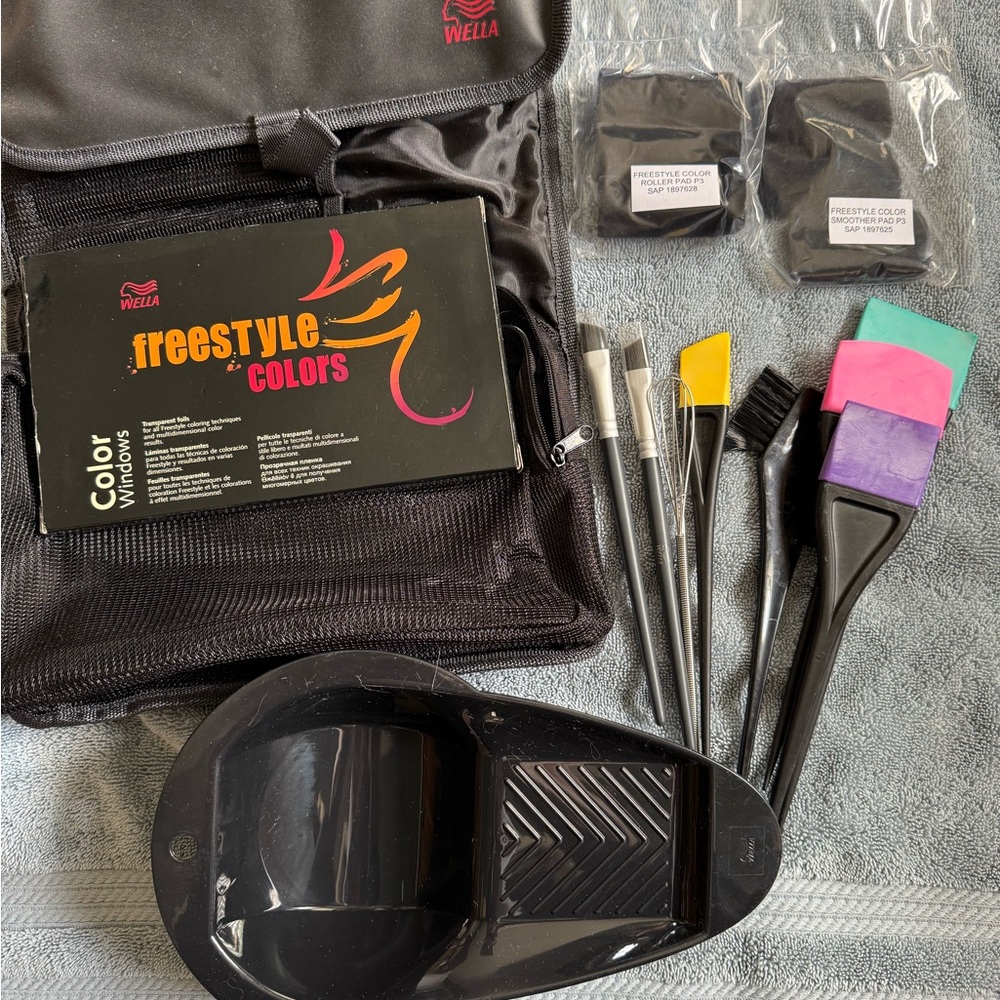 Wella Freestyle Colors Kit with Black, Pink, and Purple Tools